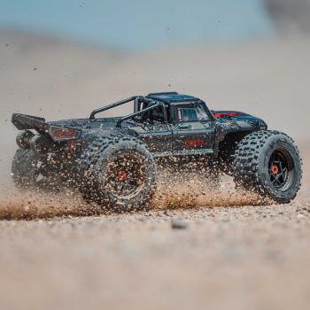 Arrma 1/5 OUTCAST 4X4 8S BLX EXB Brushless Stunt Truck Offraod RC-Car RTR Black - ARA5810V2T1
