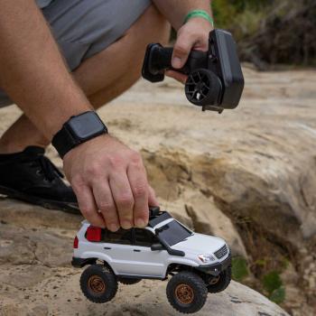 Axial 1/24 SCX24 Lexus GX 470 4X4 RTR Brushed RC-Car Rock Crawler (Battery & Charger Included), White - AXI-1532T1
