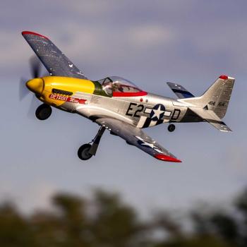 E-flite UMX P-51D Mustang “Detroit Miss” Micro RC-Flugzeug BNF Basic with AS3X and SAFE Select - EFLU7350