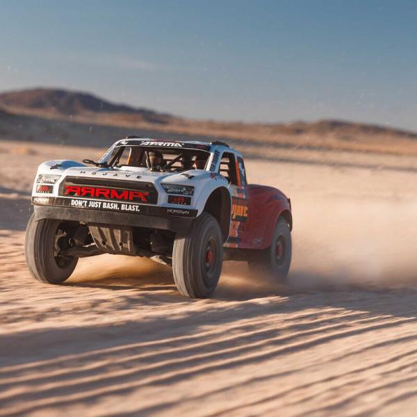 Arrma 1/8 MOJAVE 4X4 4S BLX Desert Truck RTR Offroad RC-Car White/Red - ARA4404T1