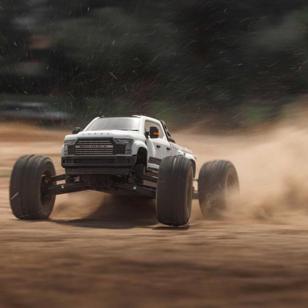 Arrma 1/7 BIG ROCK 6S 4X4 BLX Monster Truck Offroad RC-Car RTR White - ARA7612T3