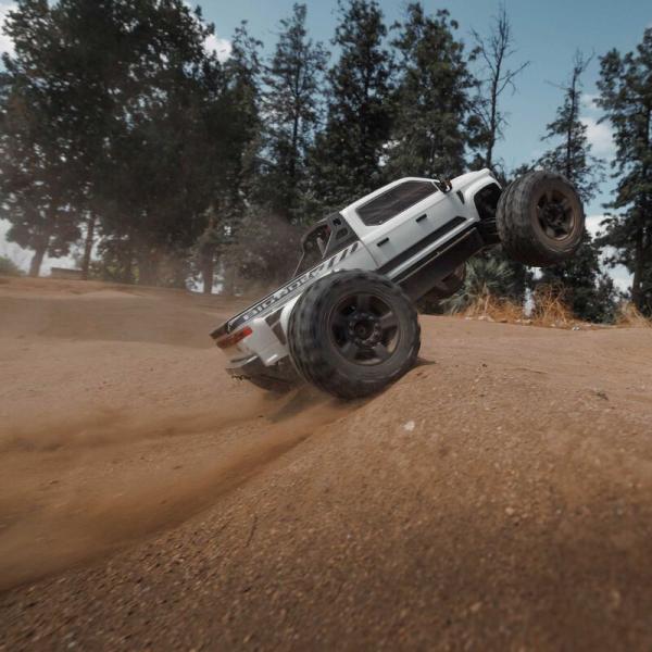 Arrma 1/7 BIG ROCK 6S 4X4 BLX Monster Truck Offroad RC-Car RTR White - ARA7612T3