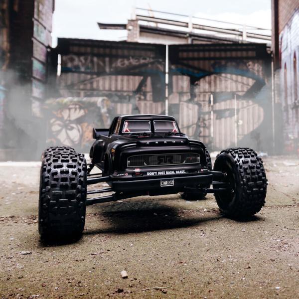 Arrma NOTORIOUS 6S 4WD BLX 1/8 Stunt Truck RTR Black - ARA8611V5T1