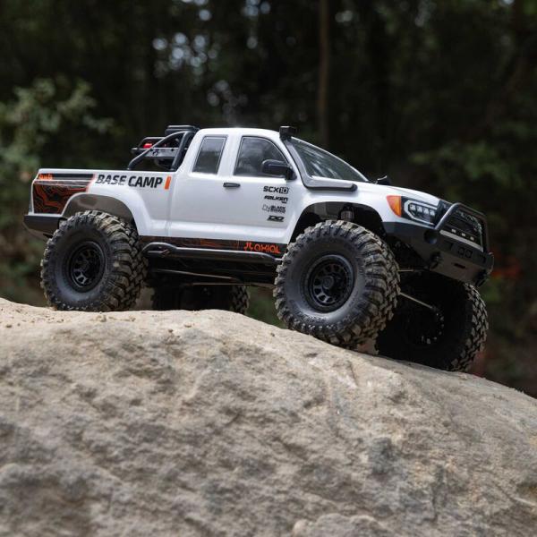 Axial 1/10 SCX10 III Base Camp 4X4 Rock Crawler Brushed RTR, White RC-Offroad Car - AXI-1375T1