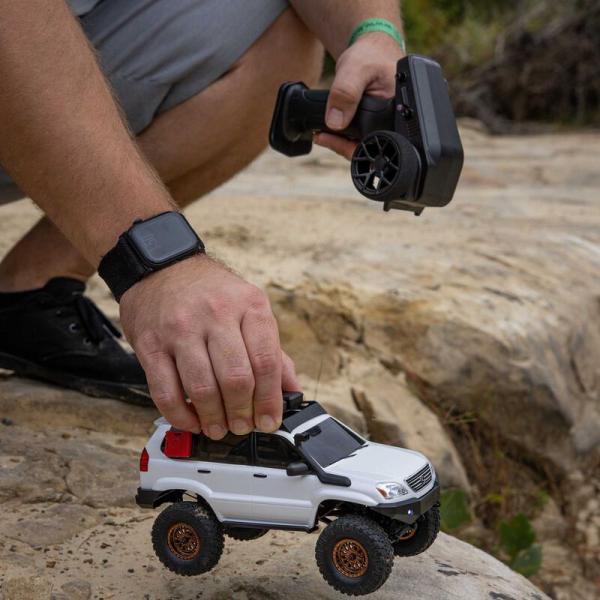 Axial 1/24 SCX24 Lexus GX 470 4X4 RTR Brushed RC-Car Rock Crawler (Battery & Charger Included), White - AXI-1532T1