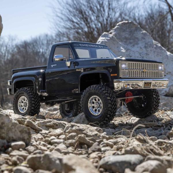 Axial 1/10 SCX10 III Base Camp 1982 Chevy K10 4X4 RTR Ofroad RC-Car Crawler Black - AXI03030T2
