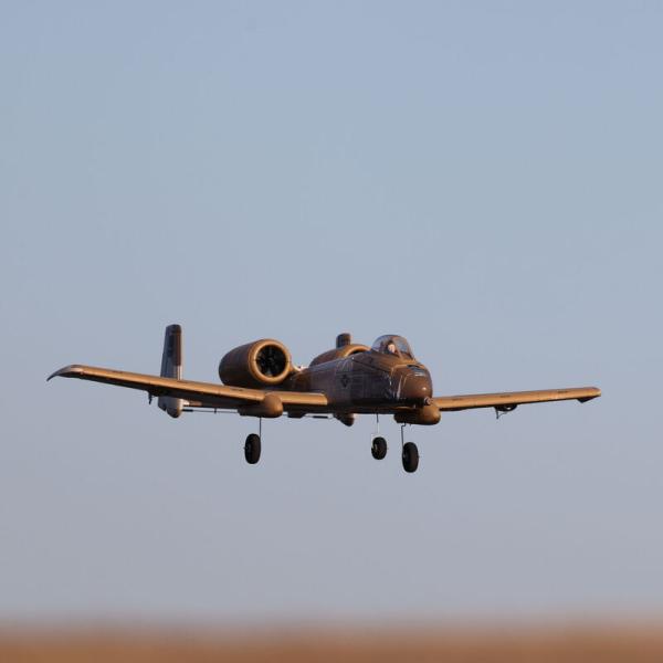 E-flite UMX A-10 Thunderbolt II 30mm EDF BNF Basic Micro RC-Flugzeug Spannweite: 562mm - EFLU6550