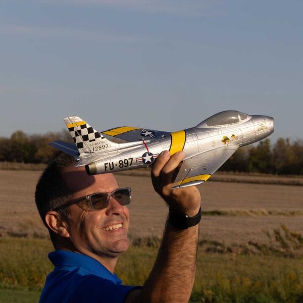 E-flite UMX F-86 Sabre 30mm EDF Jet Micro RC-Flugzeug BNF Basic with AS3X and SAFE Select - EFLU7050