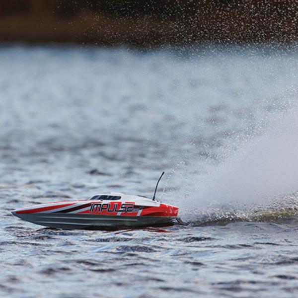Proboat Impulse 32, V-Rumpf RC-Rennboot mit Brushless Motor, White/Red: RTR - PRB08037T2
