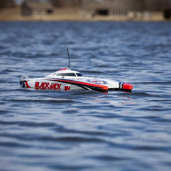 ProBoat Blackjack 24 V2 Catamaran Brushless RC-Rennboot: RTR Vegas Offshore - PRB08049T2